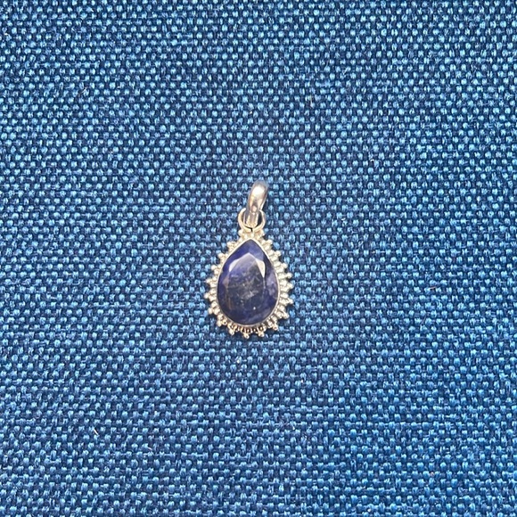 Jewelry - Sterling Silver Sapphire Pendant